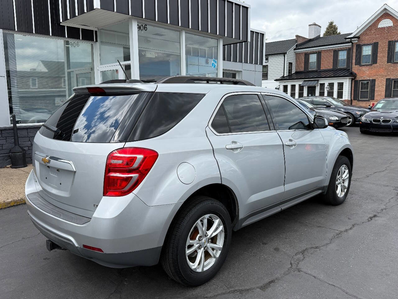 Used 2017 Chevrolet Equinox LT w/ Convenience Package FWD image 7