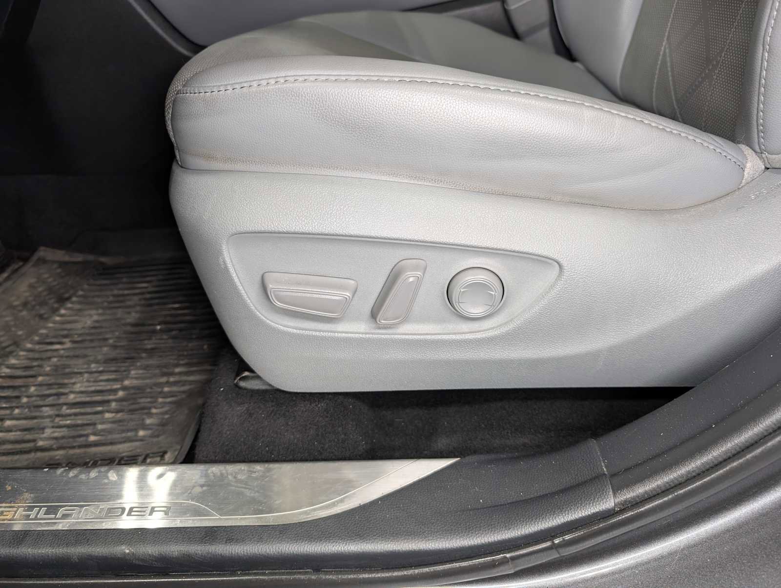 Used 2021 Toyota Highlander Platinum image 42