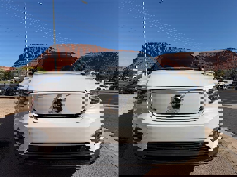 Used 2021 Volvo XC40 P8 Recharge image 25