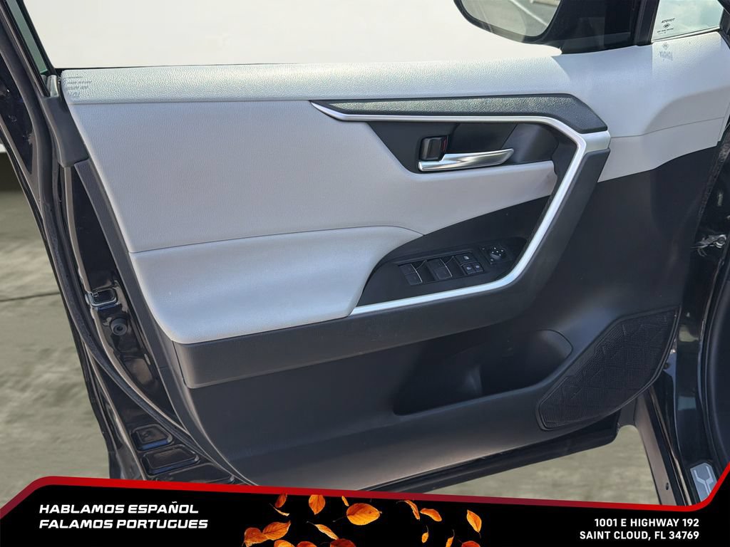 Used 2022 Toyota RAV4 XLE Premium AWD/4WD image 10