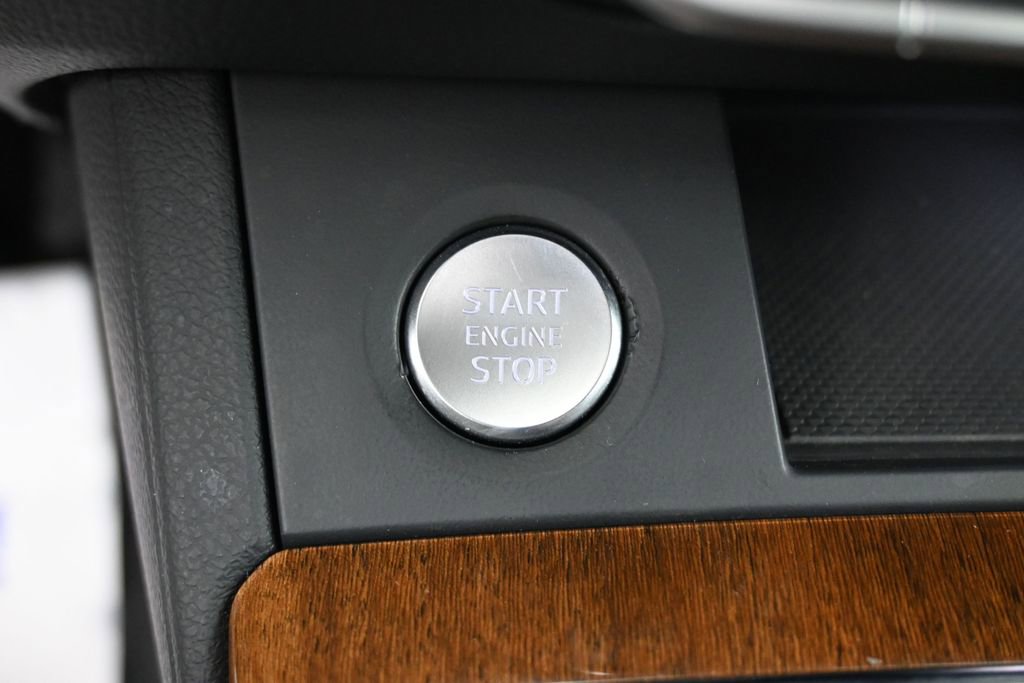 Used 2024 Audi Q5 e Premium w/ Convenience Package AWD/4WD image 29