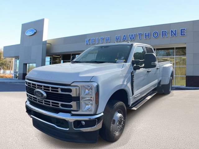 Used 2026 Ford F350 XLT AWD/4WD image 3