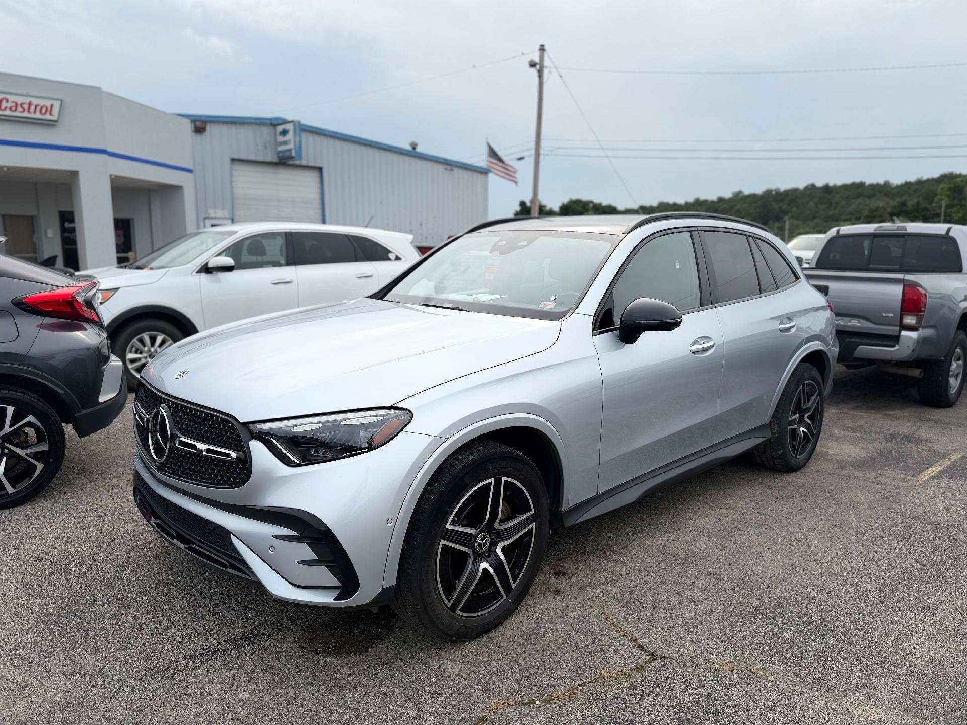 Used 2023 Mercedes-Benz GLC 300 4MATIC w/ Pinnacle Trim Package image 8