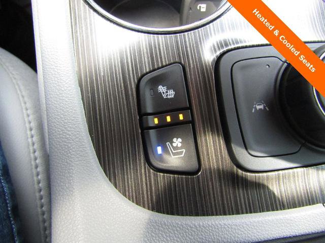 Used 2023 GMC Acadia SLT w/ Technology Package FWD image 21