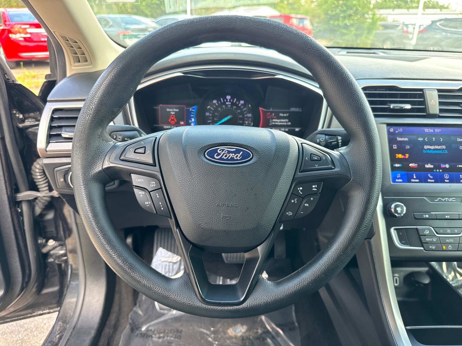 Used 2020 Ford Fusion SE image 27
