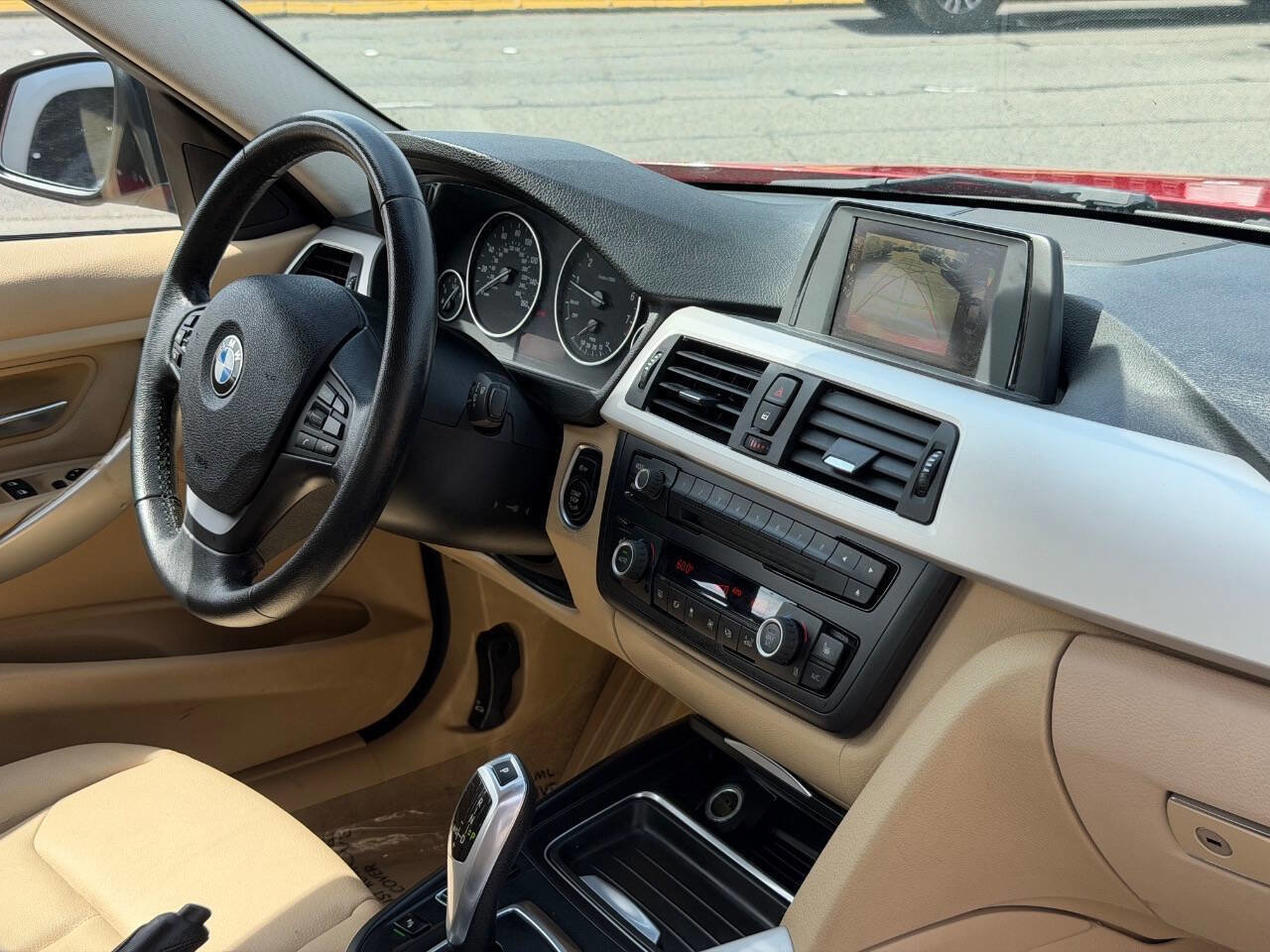 Used 2014 BMW 320i Sedan RWD image 21