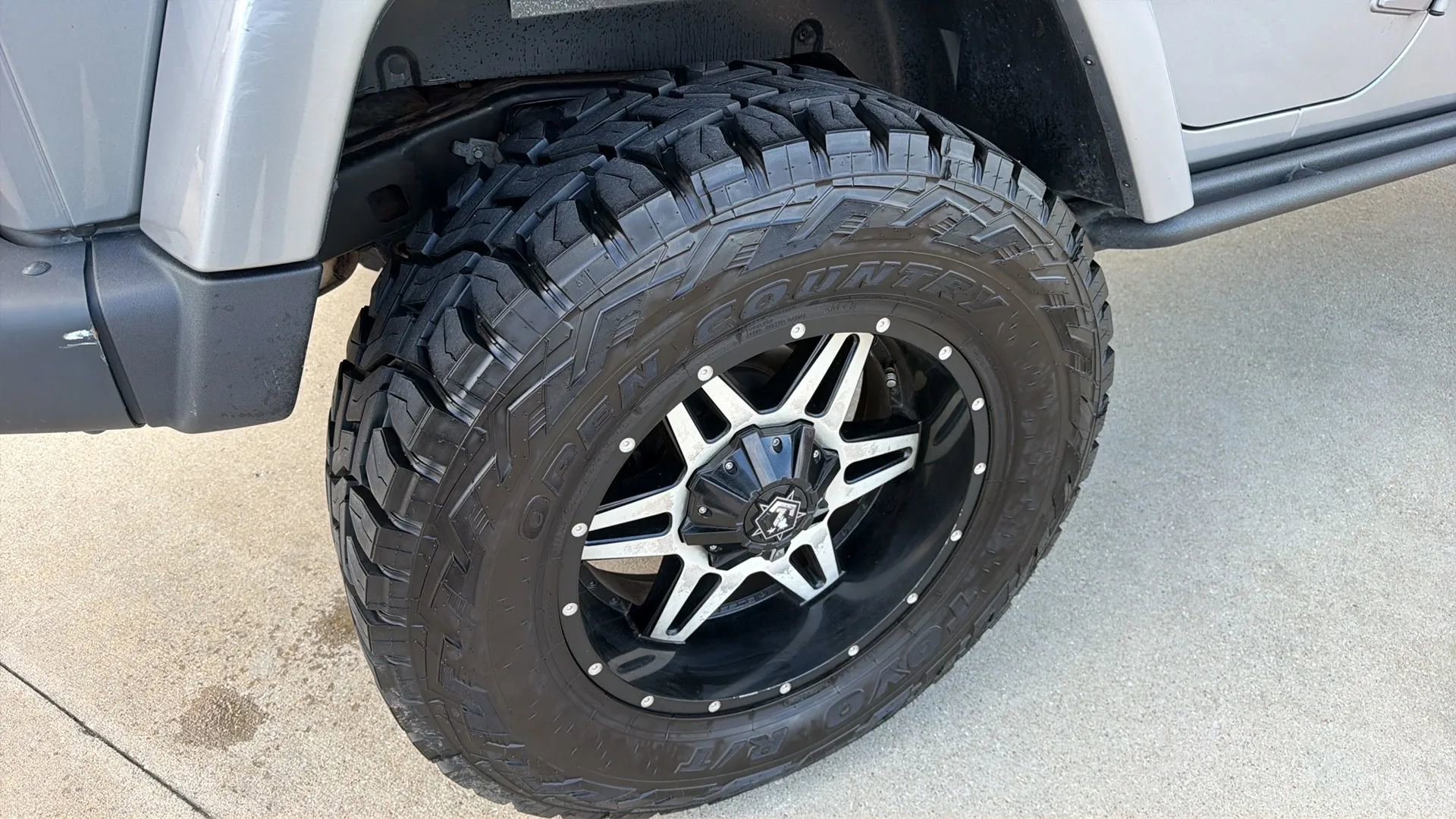 Used 2016 Jeep Wrangler Unlimited Rubicon image 76