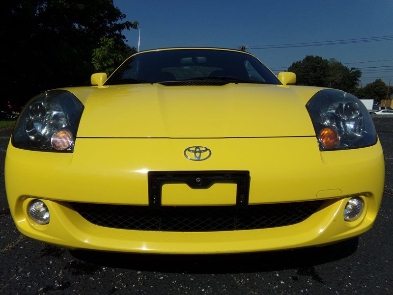 Used 2004 Toyota MR2 image 4