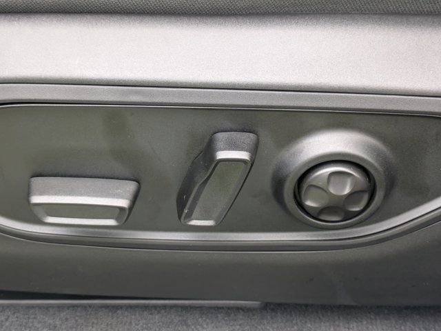 New 2025 Jeep Grand Cherokee Altitude image 18