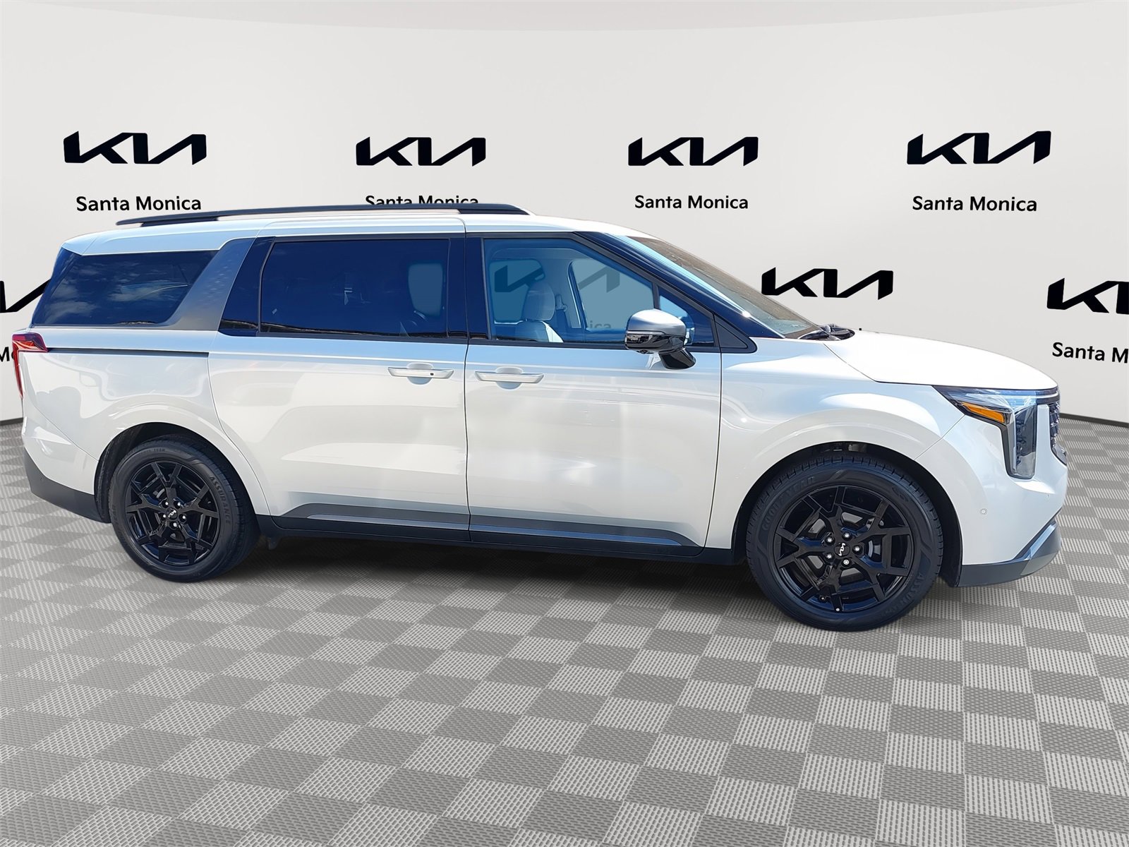 Certified 2025 Kia Carnival SX Prestige image 4