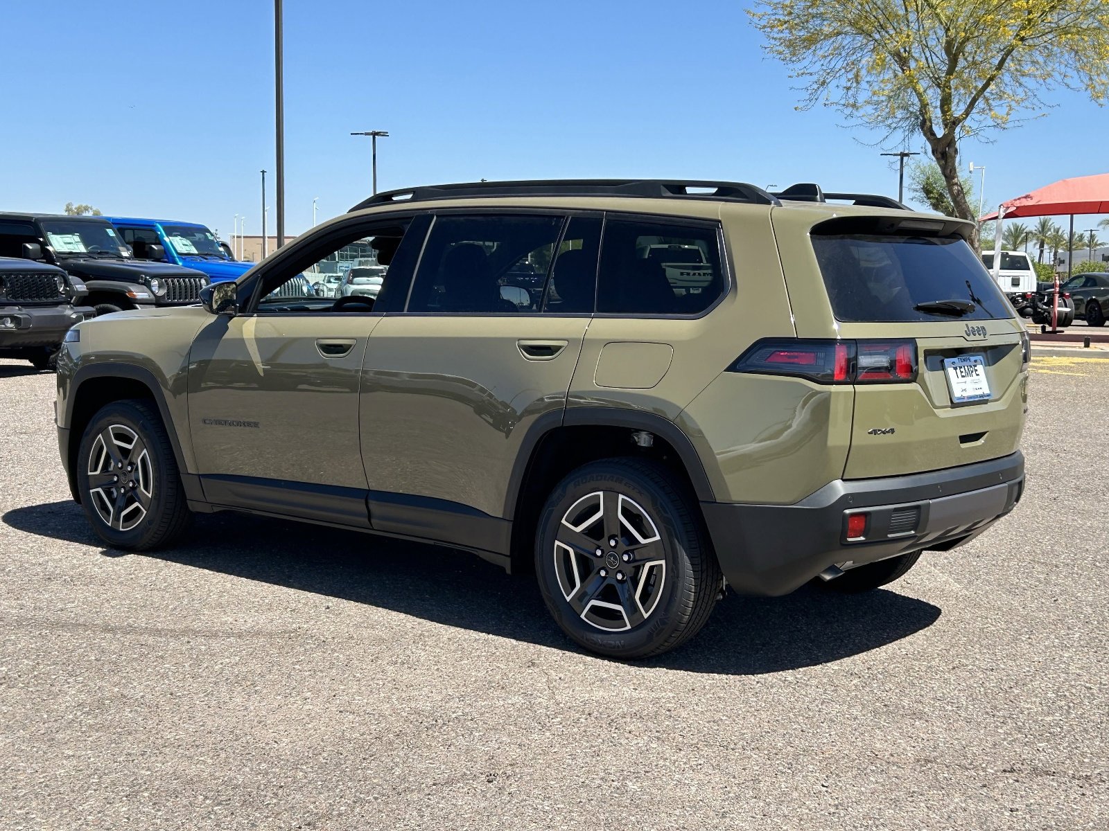 New 2026 Jeep Cherokee Laredo image 3