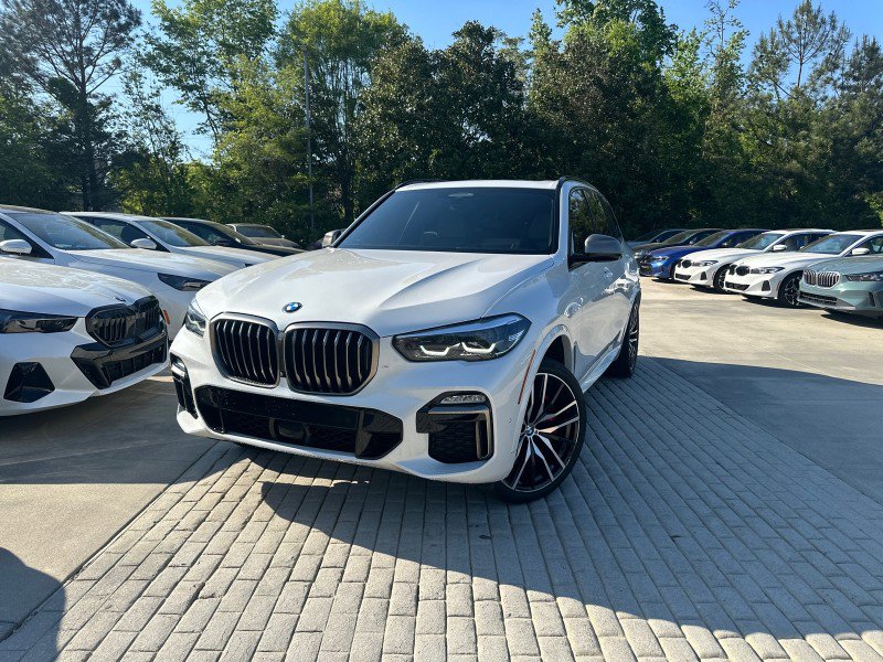 Used 2021 BMW X5 M50i image 2
