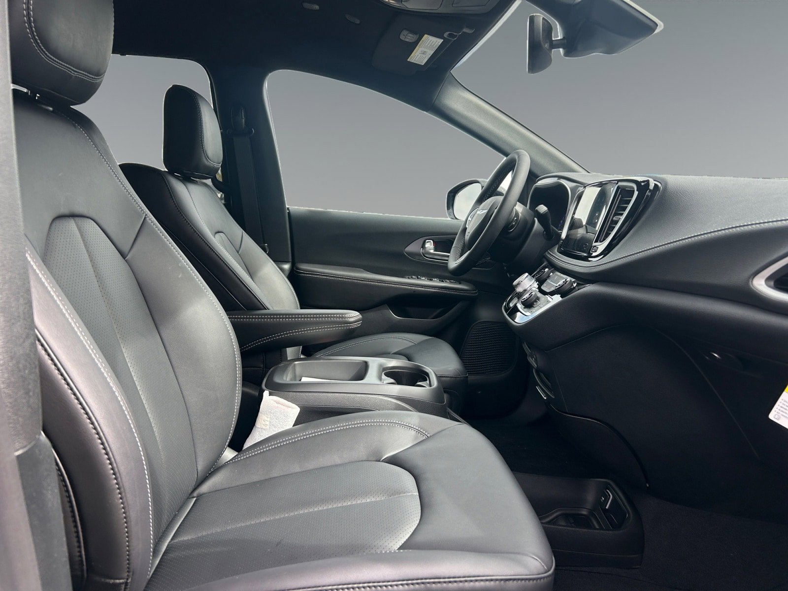 New 2026 Chrysler Pacifica Select AWD/4WD image 15