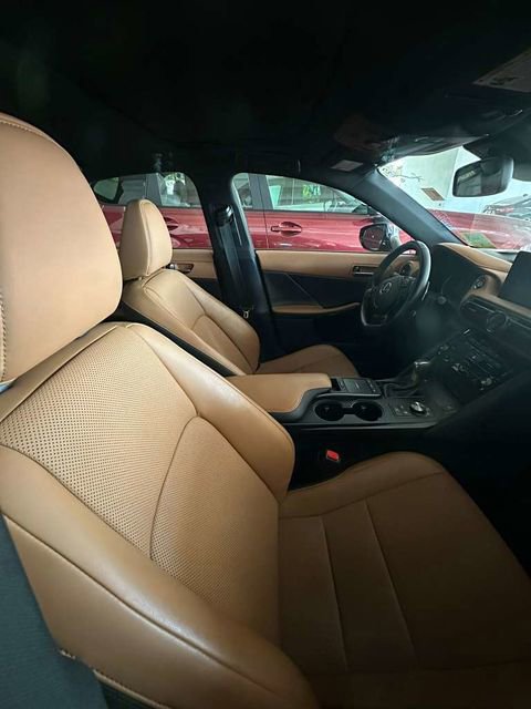 Used 2024 Lexus IS 350 F Sport RWD image 12