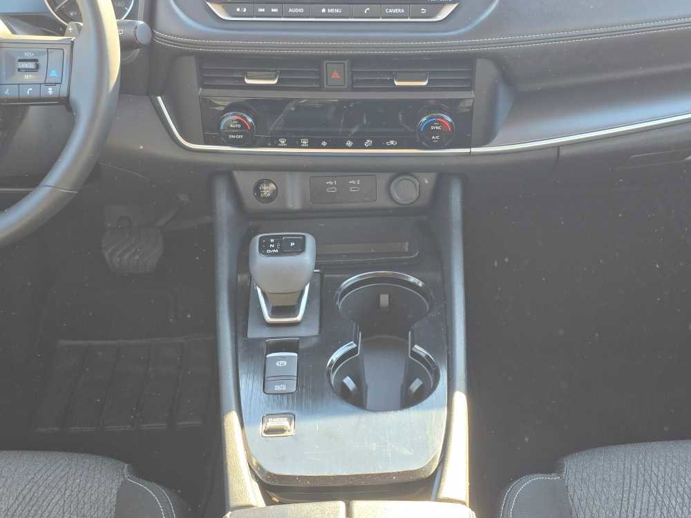 Used 2025 Nissan Rogue SV image 13