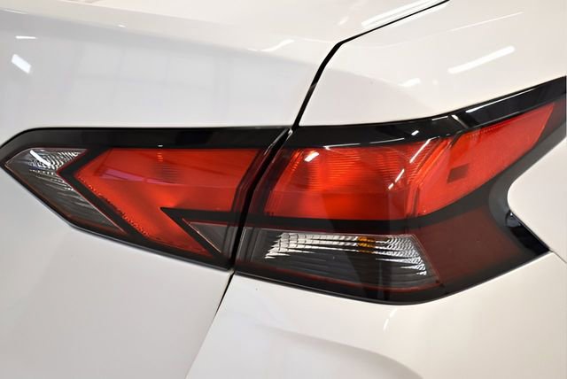 Used 2025 Nissan Versa SV FWD image 12