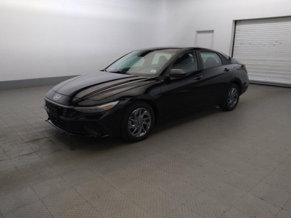 Used 2024 Hyundai Elantra SEL FWD image 2