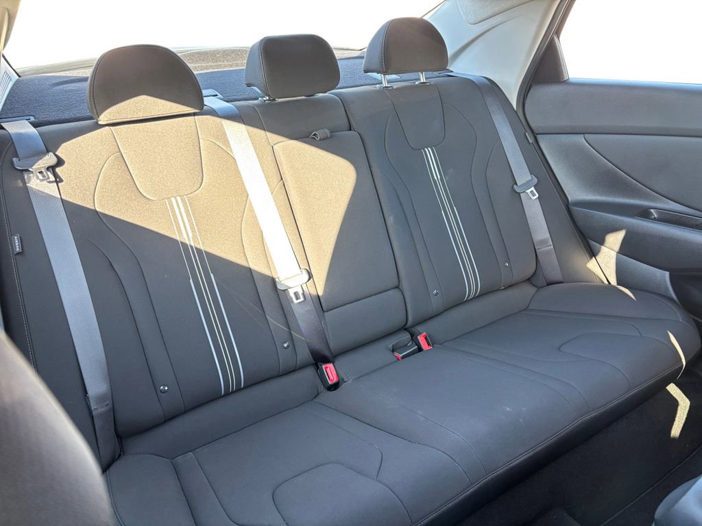 Used 2024 Hyundai Elantra SEL w/ Convenience Package image 23