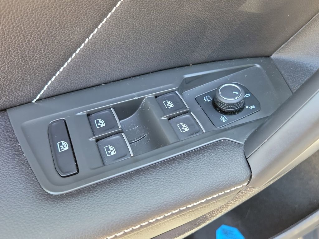 Used 2024 Volkswagen Tiguan SEL R-Line AWD/4WD image 19