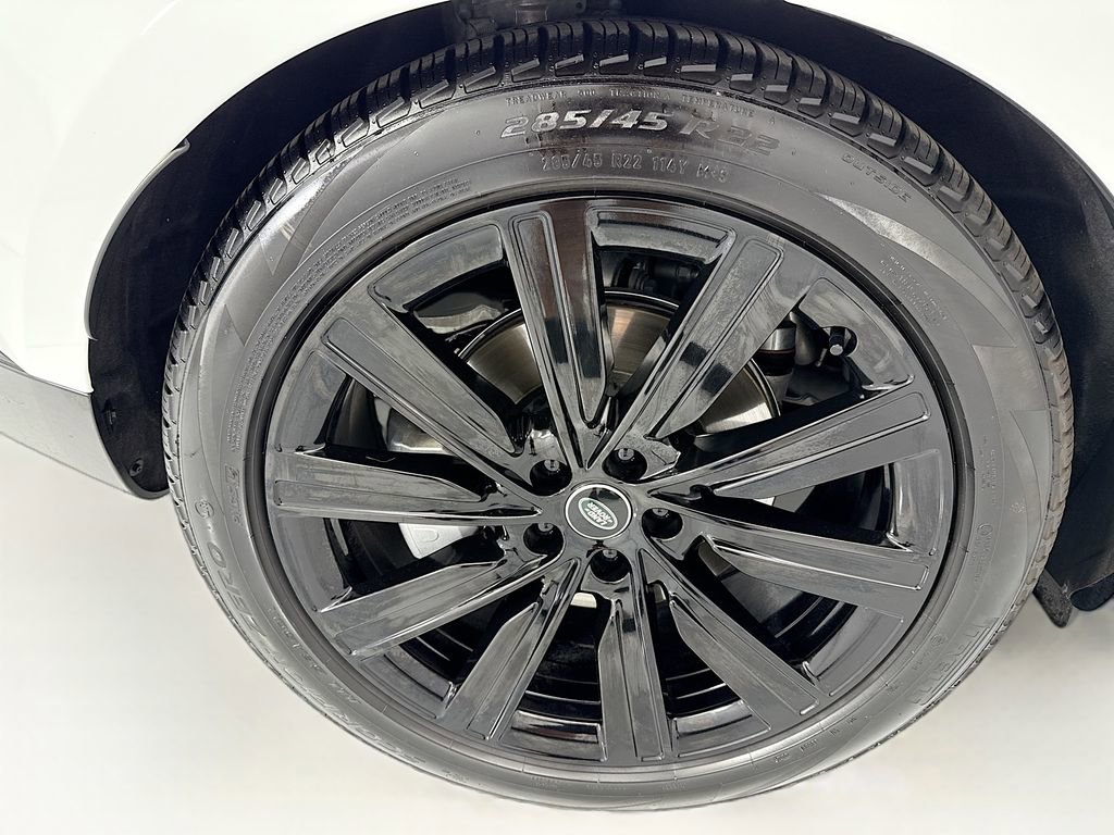 Certified 2025 Land Rover Range Rover SE AWD/4WD image 32