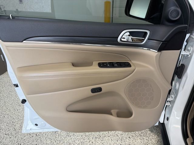 Used 2019 Jeep Grand Cherokee Limited w/ Luxury Group II image 8