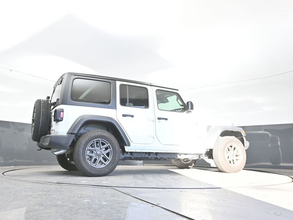 Used 2025 Jeep Wrangler Sport S image 24