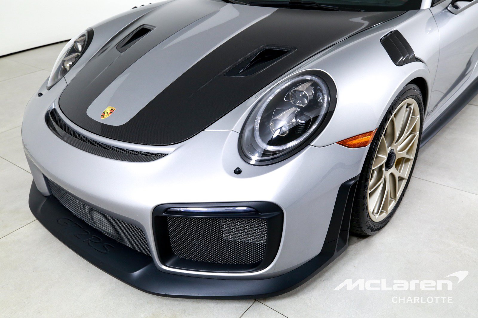 Used 2018 Porsche 911 GT2 RS w/ Weissach Package RWD image 29