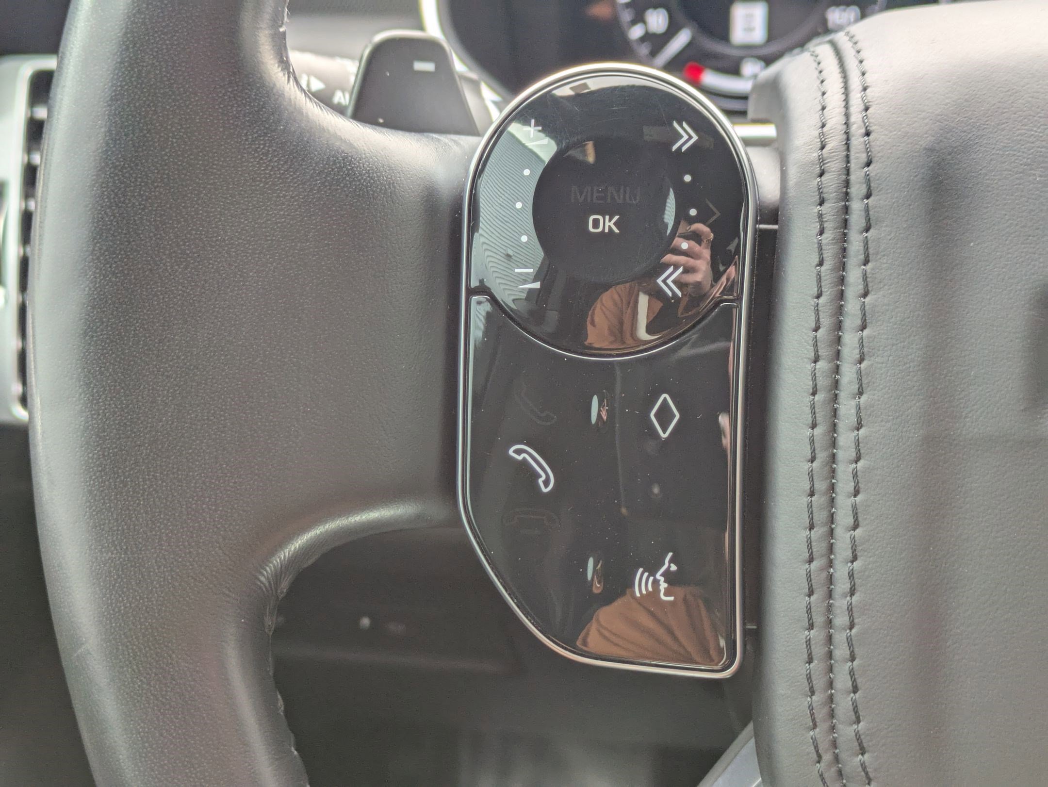 Used 2018 Land Rover Range Rover HSE image 17