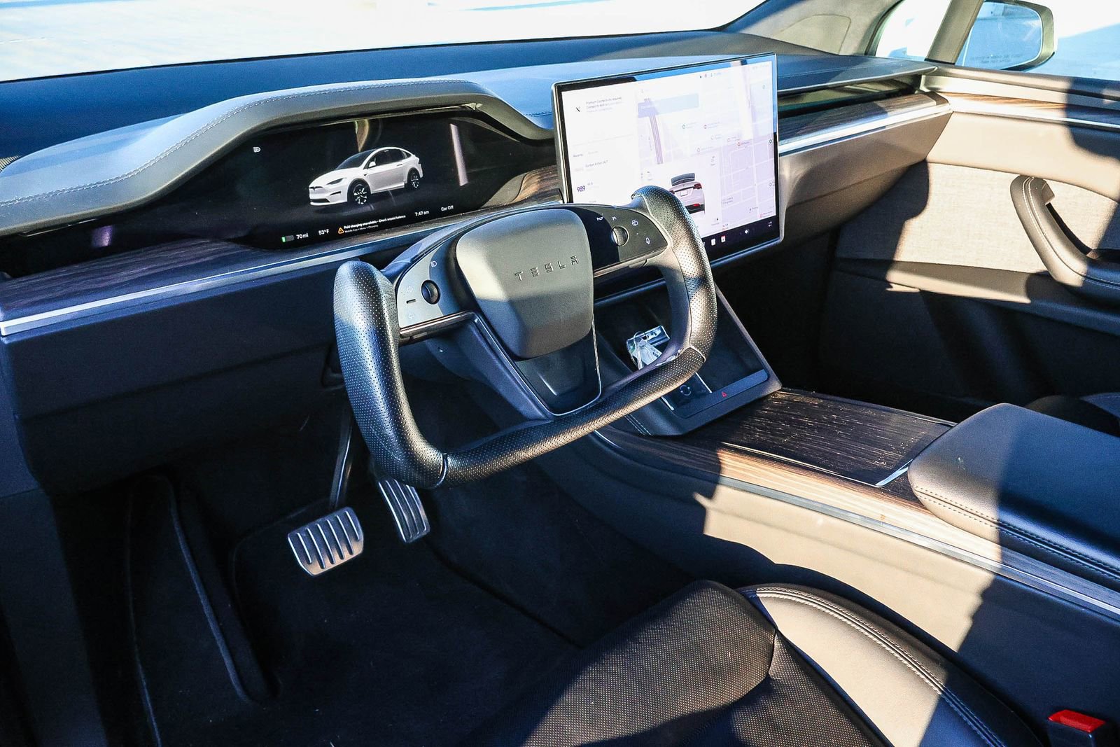 Used 2023 Tesla Model X image 29