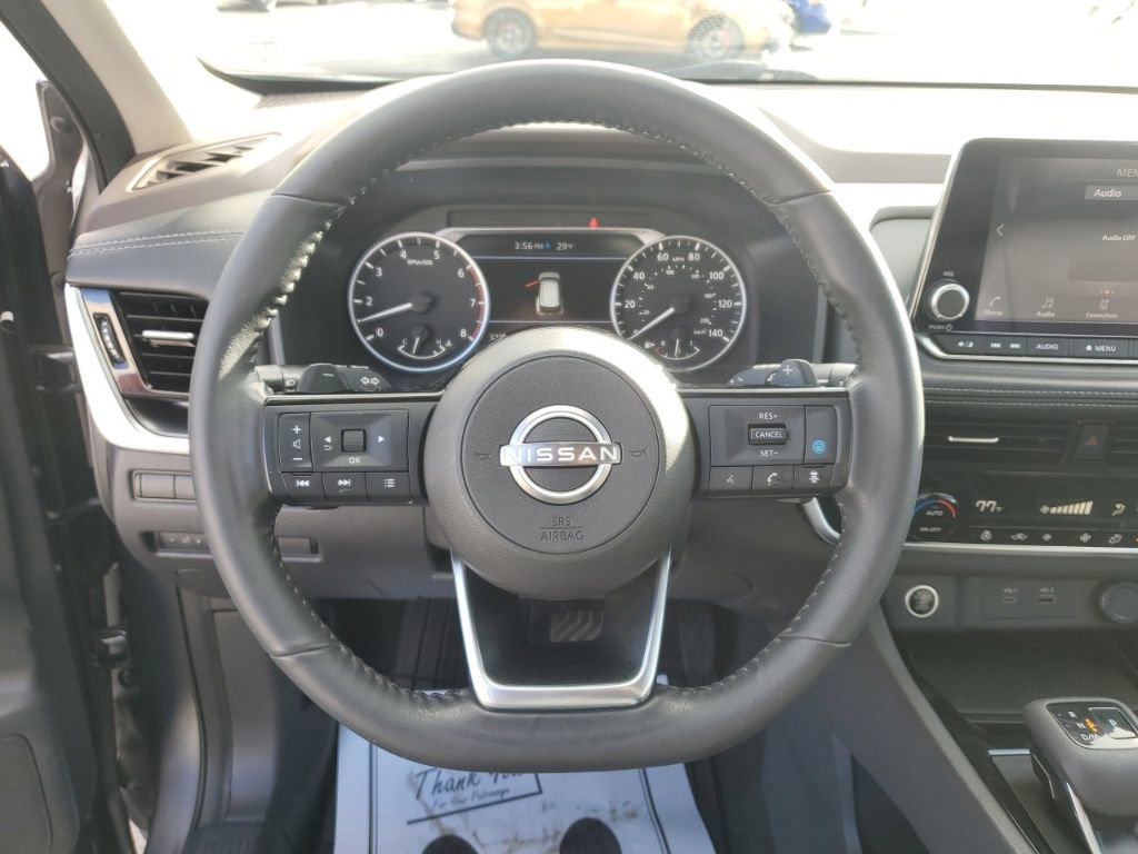 Used 2022 Nissan Rogue SV w/ SV Premium Package image 13