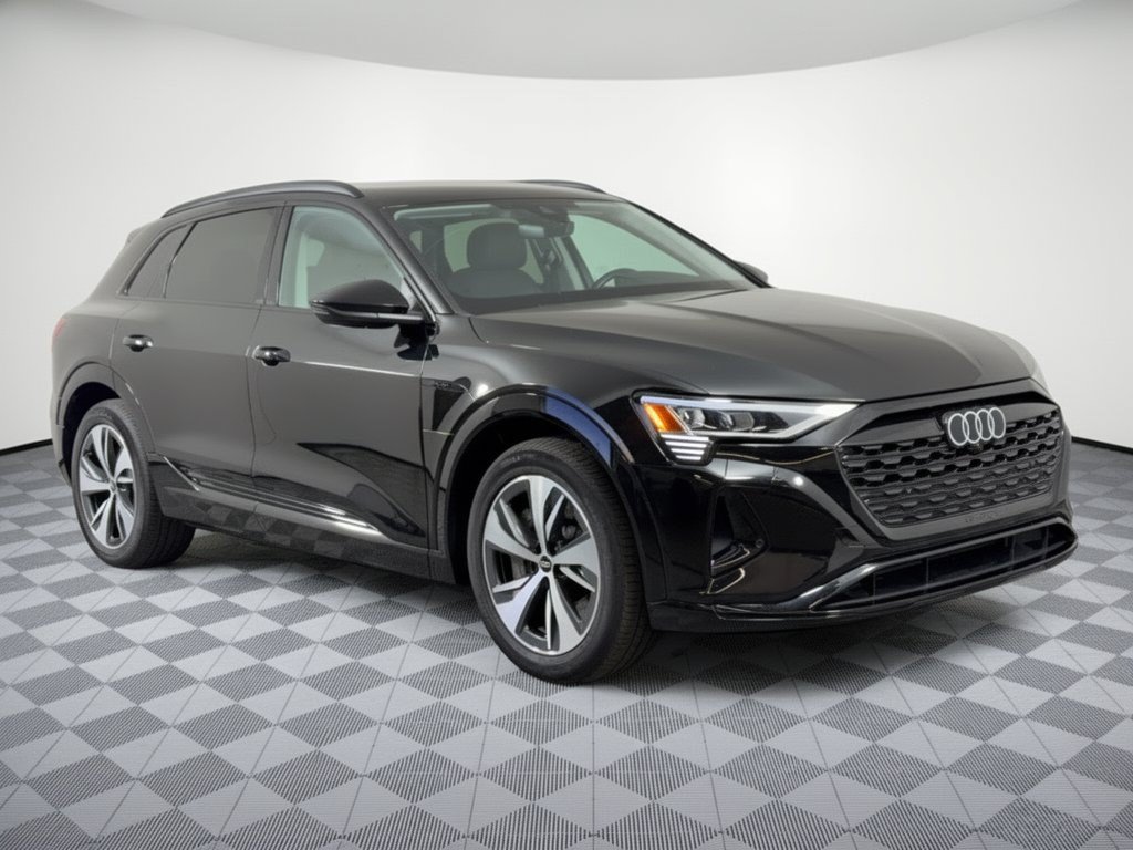 Used 2024 Audi Q8 e-tron Premium Plus AWD/4WD image 7