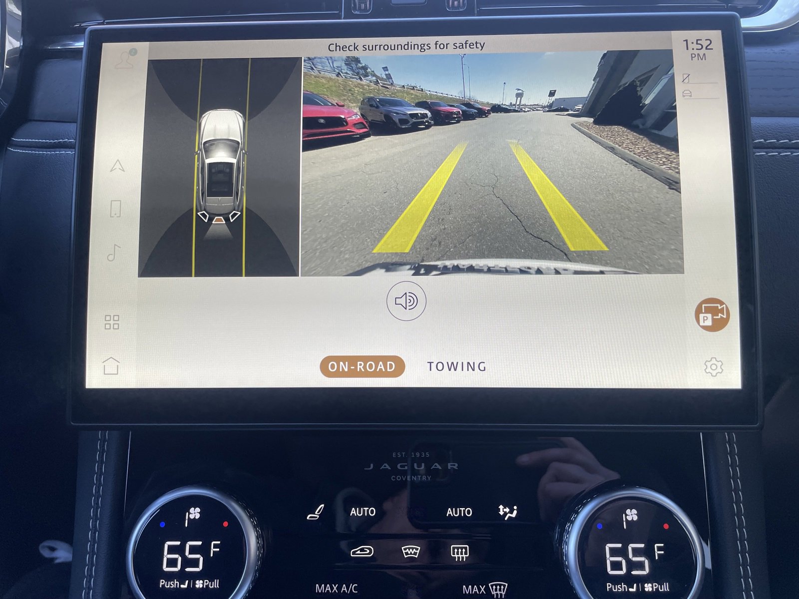 New 2025 Jaguar F-PACE R-Dynamic S image 25