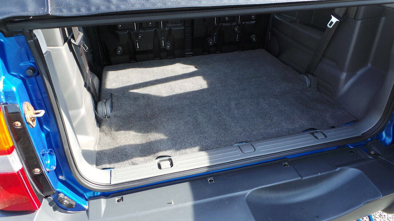 Used 2001 Chevrolet Tracker 4WD Convertible image 15