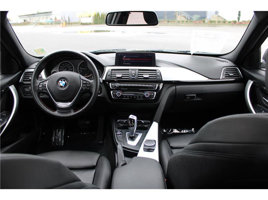 Used 2018 BMW 330i xDrive Sedan image 10