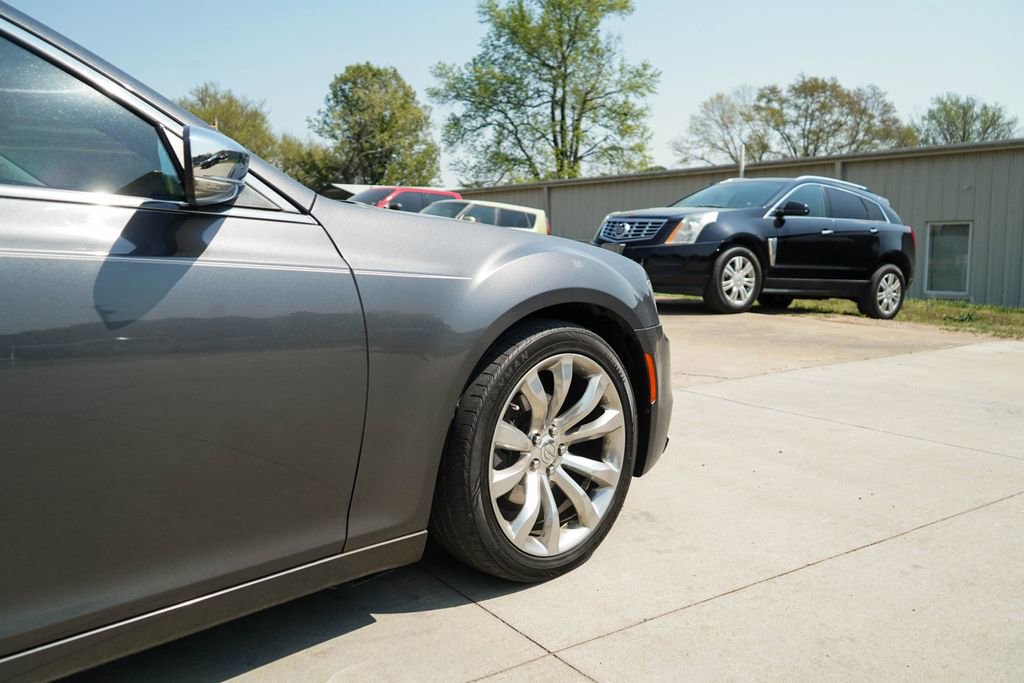 Used 2019 Chrysler 300 Limited w/ Safetytec Plus Group image 12