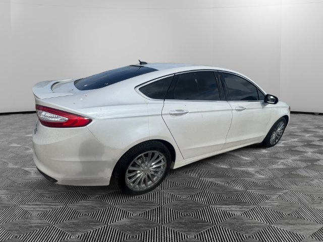 Used 2016 Ford Fusion Titanium FWD image 2