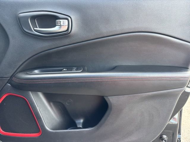 Used 2021 Jeep Compass Trailhawk image 9