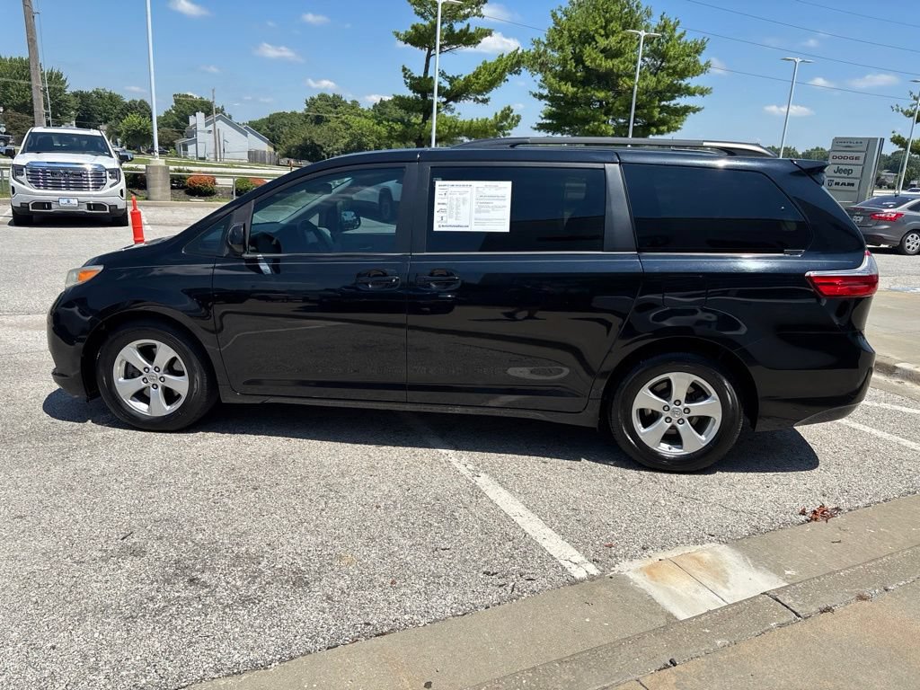 Used 2017 Toyota Sienna LE FWD image 20