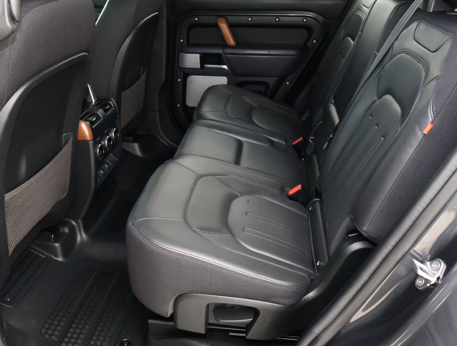 Used 2024 Land Rover Defender 130 X image 21