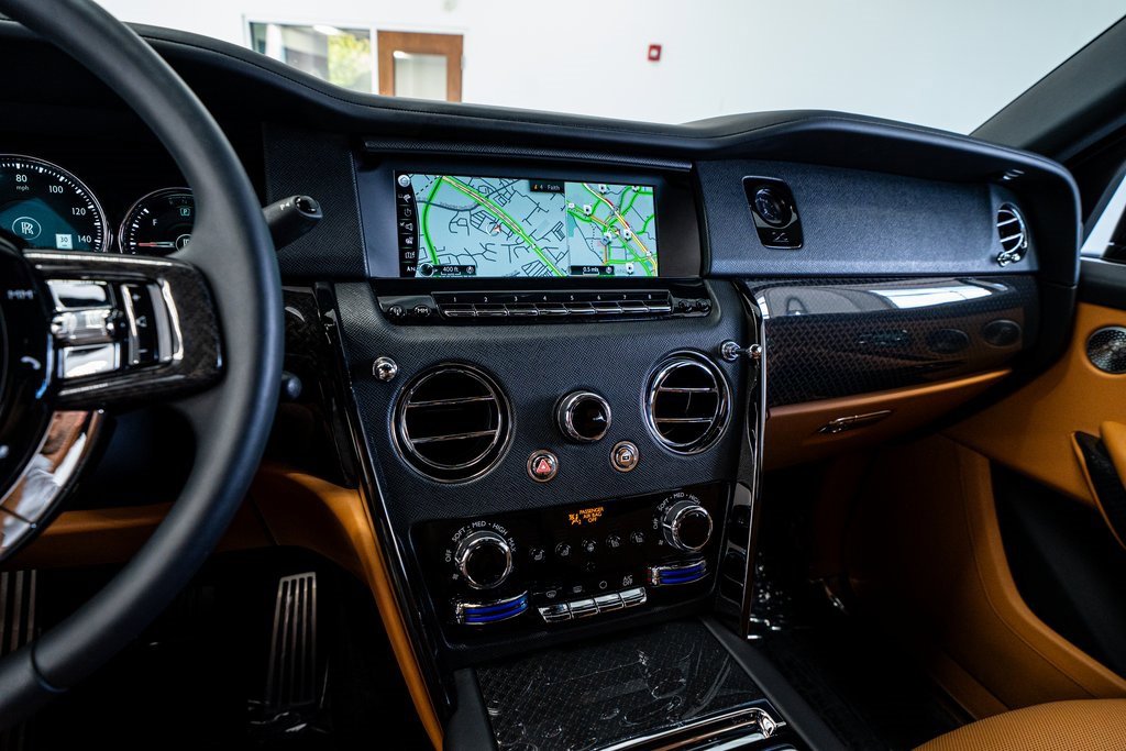 Used 2022 Rolls-Royce Cullinan Black Badge image 52