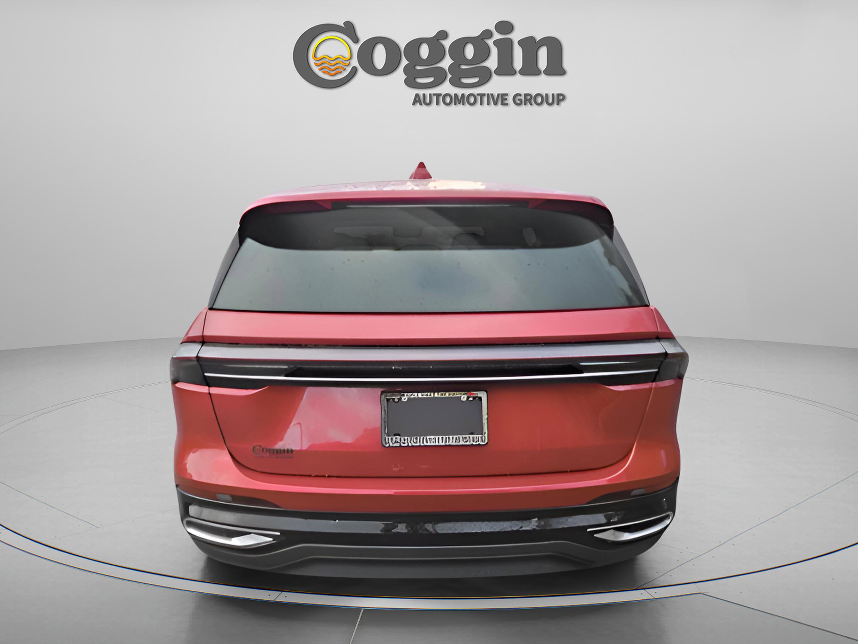 Used 2024 Lincoln Nautilus Premier image 4