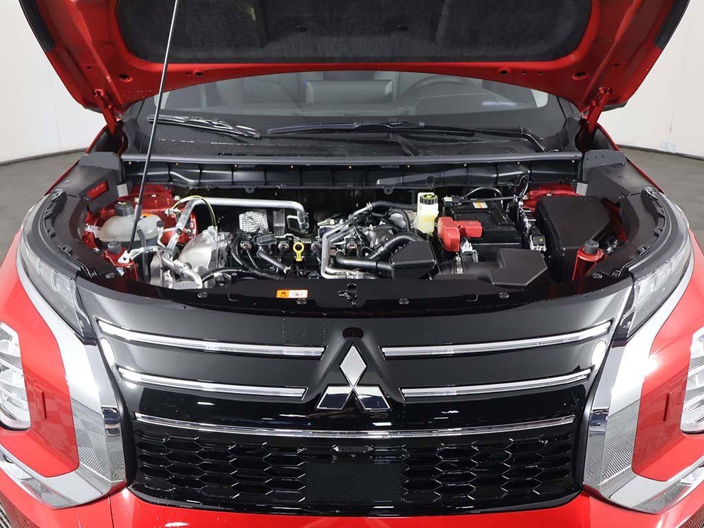 New 2025 Mitsubishi Outlander SE image 24