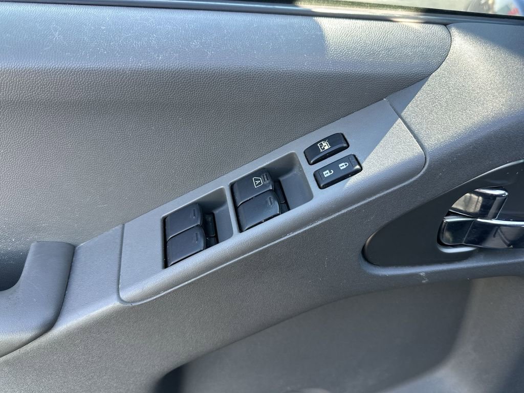 Used 2016 Nissan Frontier SV w/ SV Value Truck Package image 5