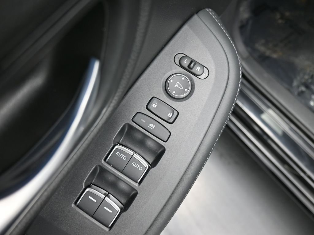 Certified 2025 Honda HR-V EX-L image 31