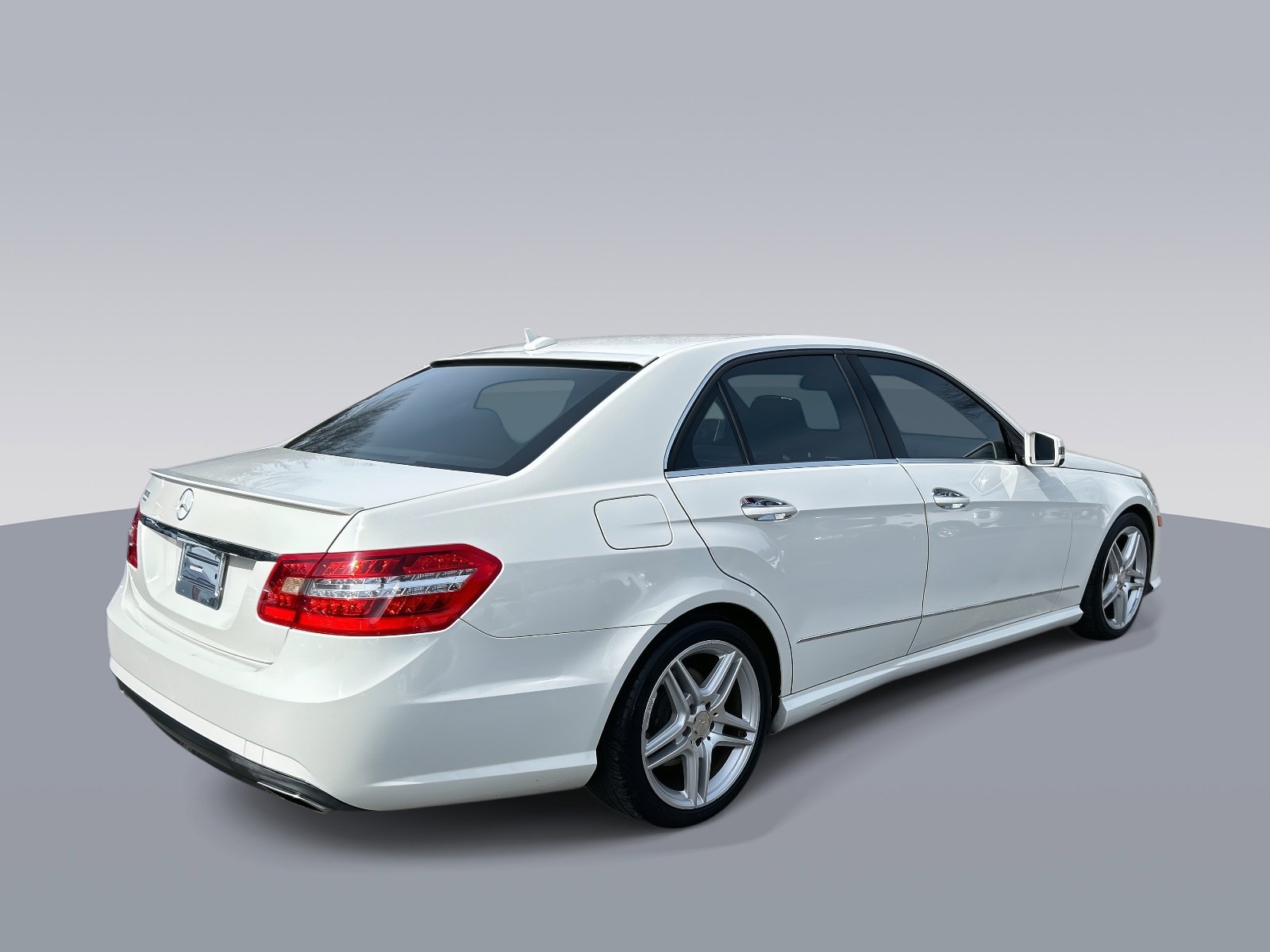 Used 2012 Mercedes-Benz E 350 Sedan image 3