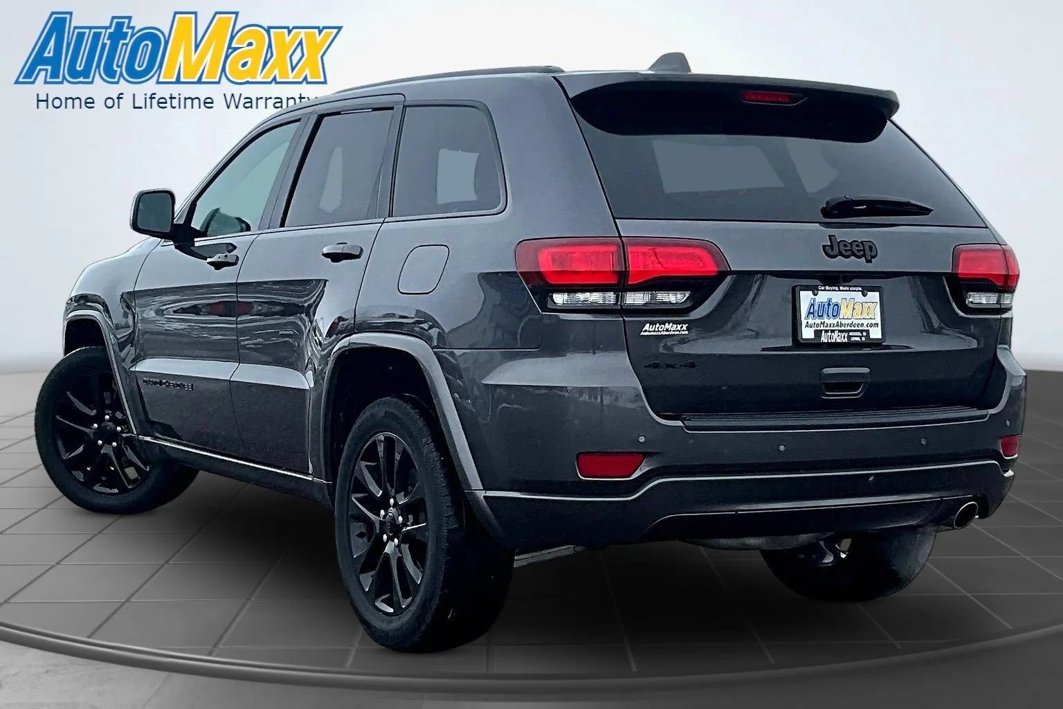 Used 2021 Jeep Grand Cherokee Laredo X AWD/4WD image 5