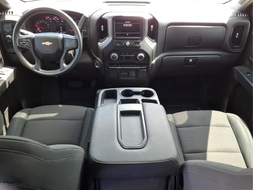 Used 2024 Chevrolet Silverado 1500 Custom w/ Turbomax Blackout Package RWD image 18