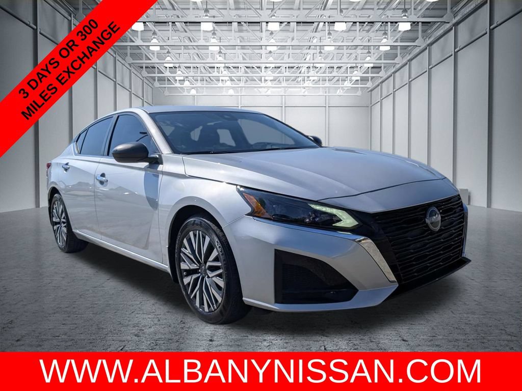 Used 2024 Nissan Altima 2.5 SV