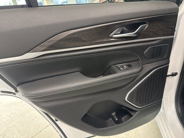 New 2026 Jeep Grand Cherokee Limited Reserve image 18