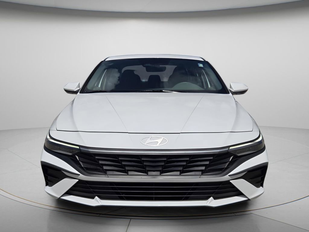 Certified 2024 Hyundai Elantra SEL FWD image 5